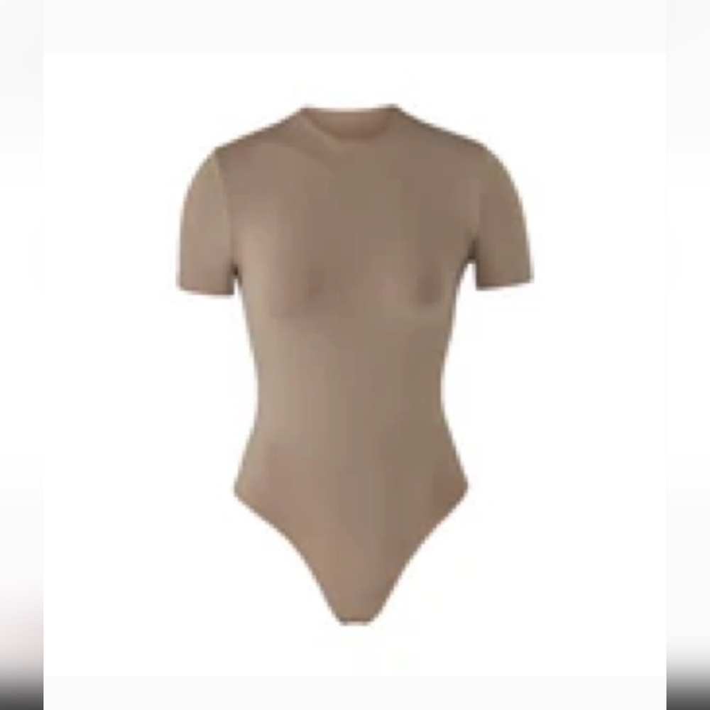 SKIMS essential T-shirt bodysuit